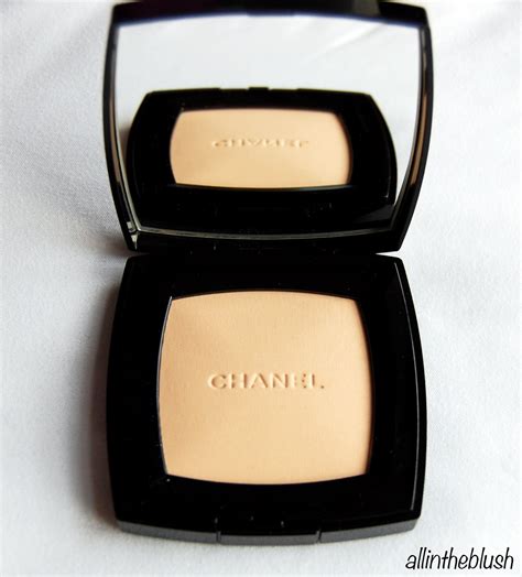 Review: Chanel Poudre Universelle Compacte 